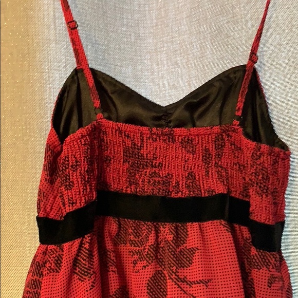 Volcom S Pink and Black flowered velvet dress - Picture 4 of 5